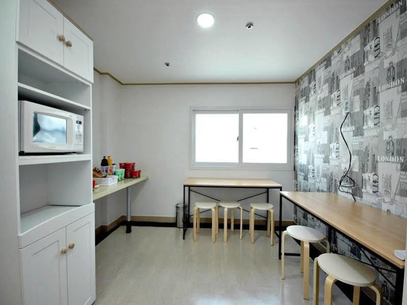Eel Guesthouse โซล ภายนอก รูปภาพ