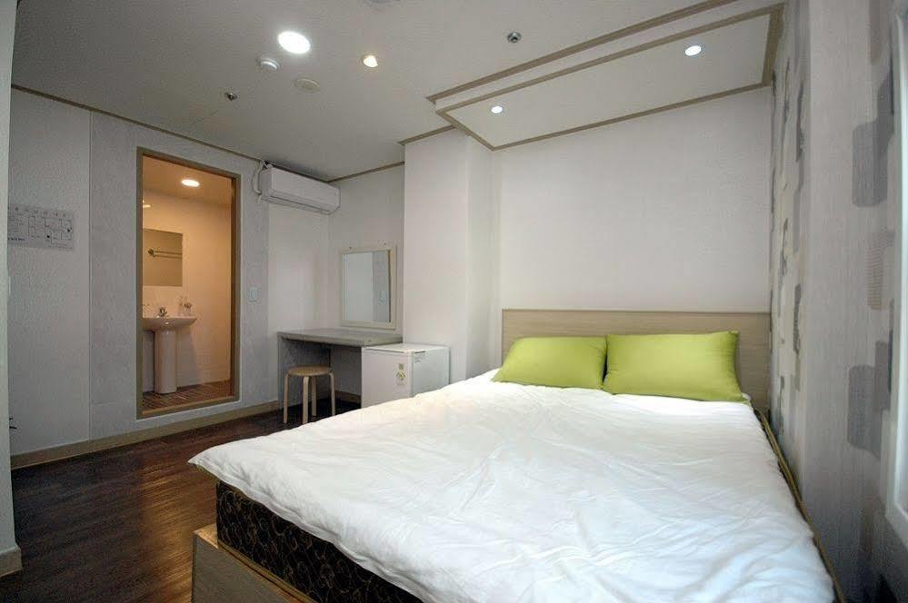 Eel Guesthouse โซล ภายนอก รูปภาพ