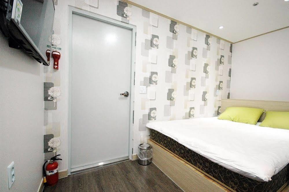 Eel Guesthouse โซล ภายนอก รูปภาพ